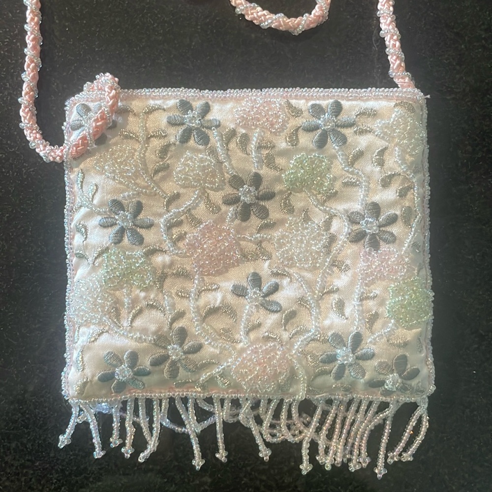 La Regale Beaded shoulder purse